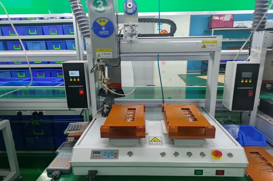 Automated assembly equipment on the production line